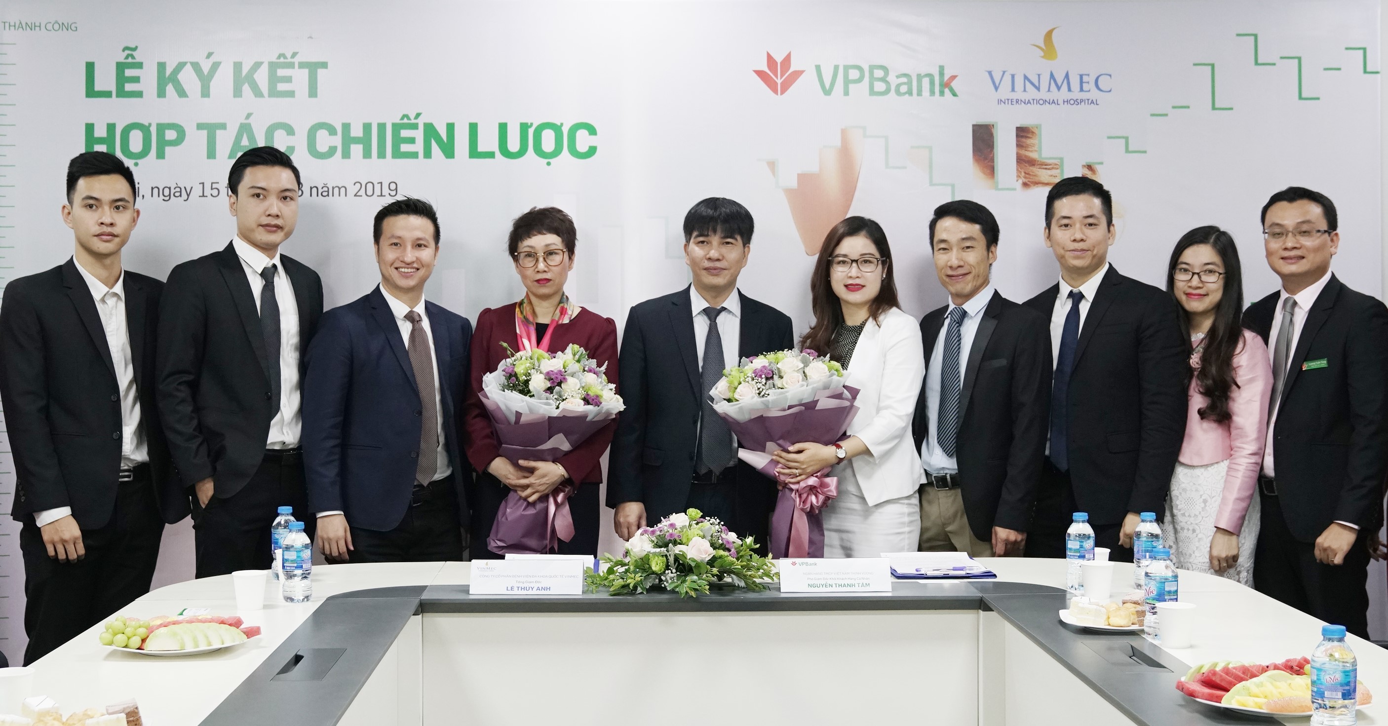 https://www.vpbank.com.vn/sites/default/files/pictures/Anh%20ky%20ket%203.jpg