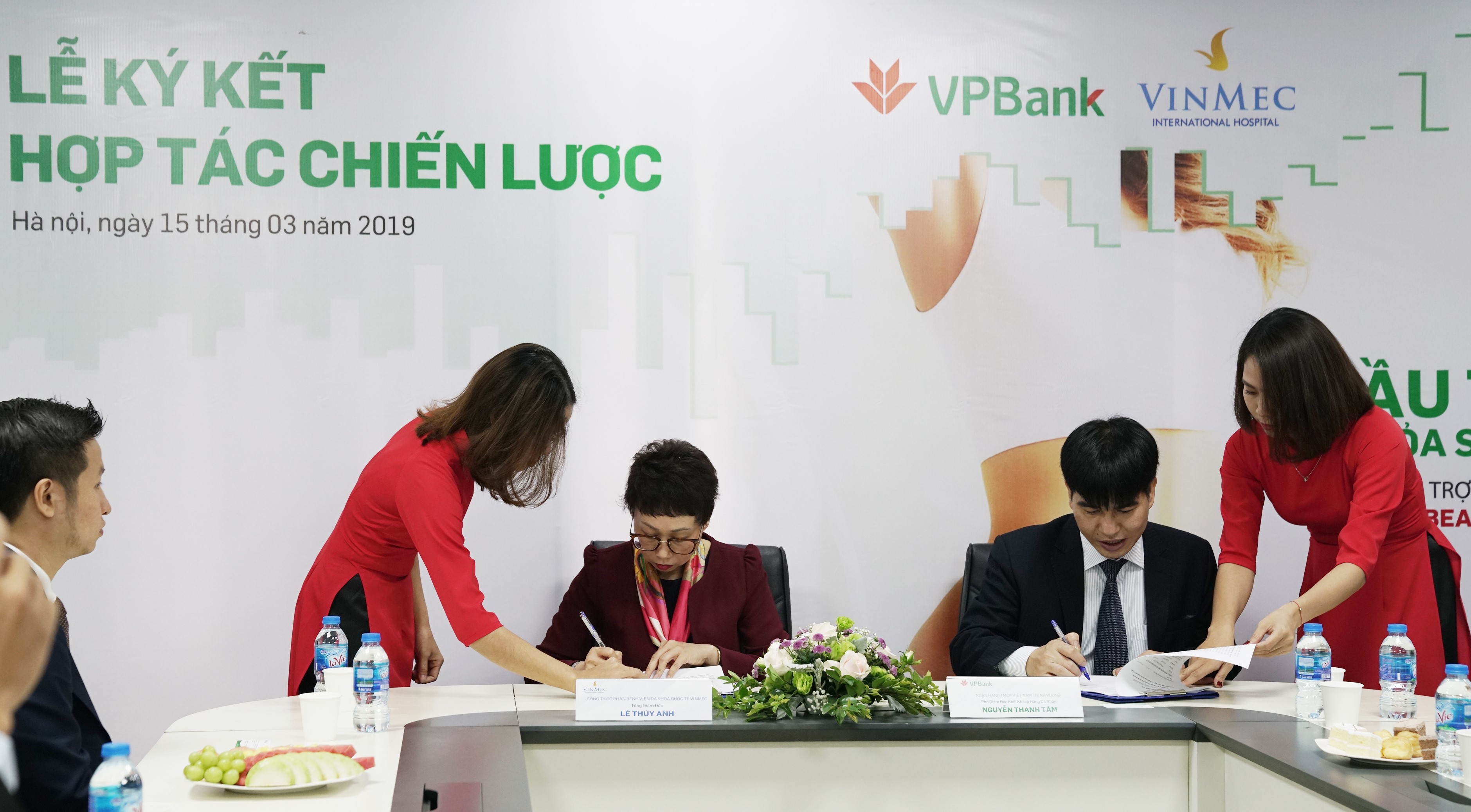 https://www.vpbank.com.vn/sites/default/files/pictures/Anh%20ky%20ket%207.jpg